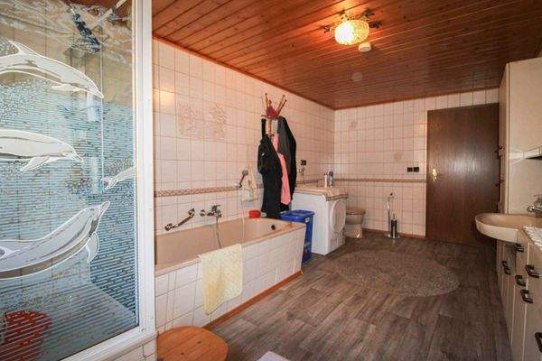 Badezimmer OG Bild 2