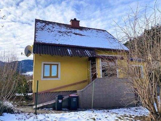 Ostfront, Eingangsbereich