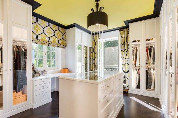 Edel gestylte Ankleide