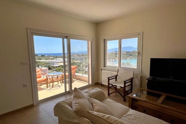 Kreta, Agios Nikolaos: Modernes Apartment mit bestem Meerblick zu verkaufen