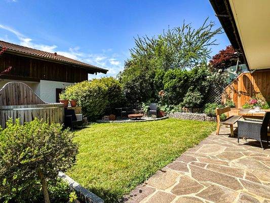 Garten mit Terrasse
