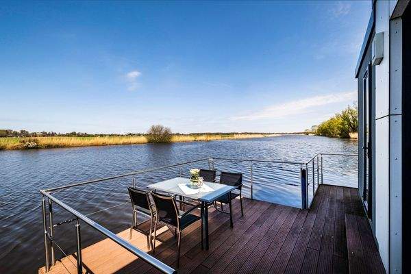 Terrasse schwimmendes Haus 