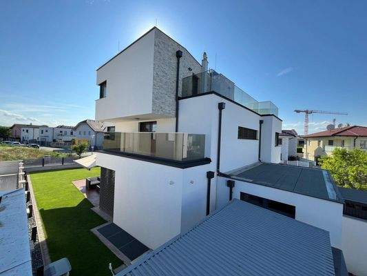 Außenansicht / Villa in Stahlbetonbauweise