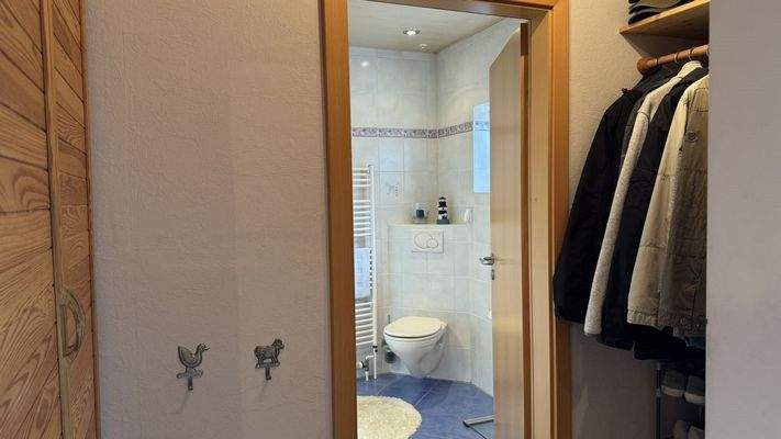 Garderobe neben der Diele