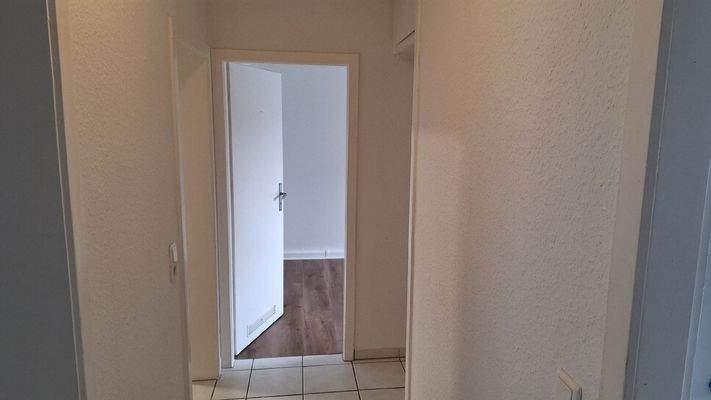 Flur mit Blick ins Kinderzimmer