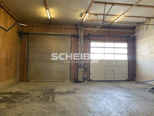 Sektionaltor in der Lagerhalle