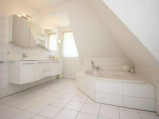 Vollbad im Obergeschoss