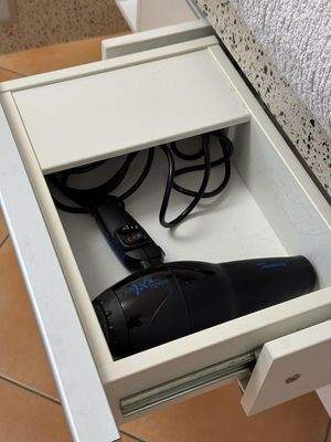 1OG Bad / Fön-Auszug