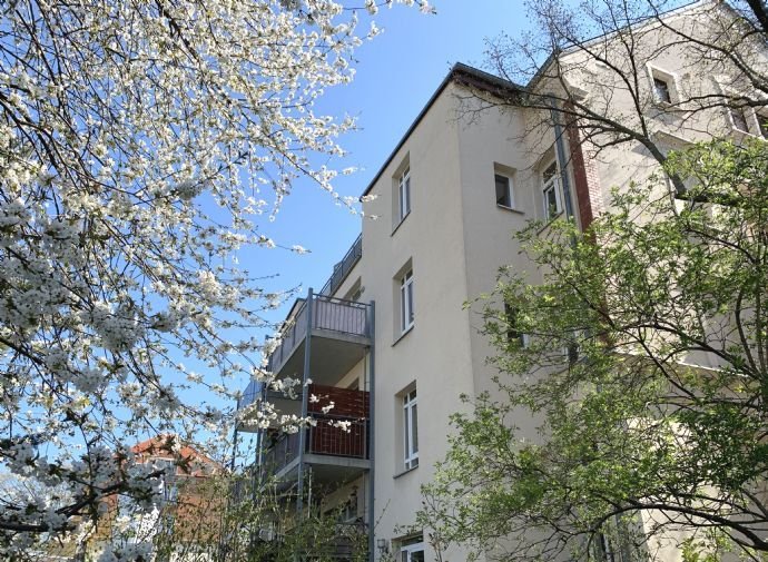 Verkauf moderner 2-Raum-Wohnung mit Balkon und Stellplatz | 4% Rendite