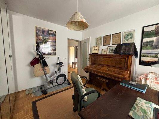 Arbeits-/Kinderzimmer Ansicht2