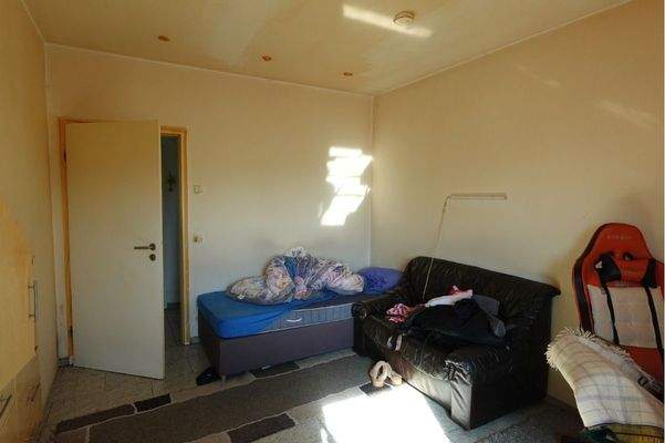 2. Schlafzimmer 2.OG links