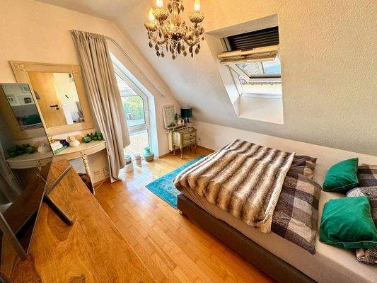 B4 Schlafzimmer Bild 1.jpg