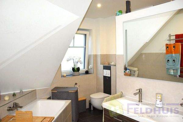 Badezimmer DG Bild 1