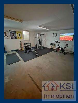 Fitnessraum Keller KI Bild