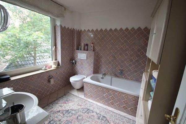 Bad 2 mit Außenfenster