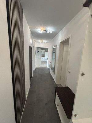 Flur große Hausseite rechts