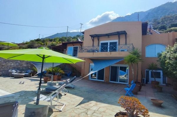 Kreta, Kavousi: Villa mit Infinity-Pool und atemberaubendem Meerblick zu verkaufen