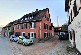 Straßenansicht/Hofzufahrt