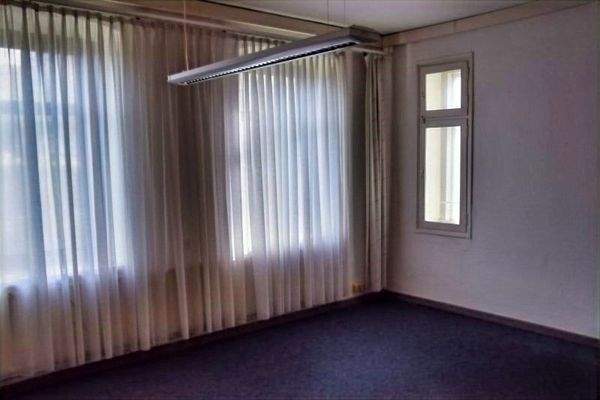 Eckzimmer im Souterrain