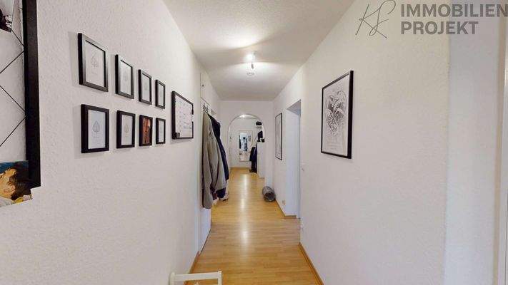 3-Zimmer-Dachgeschosswohung 