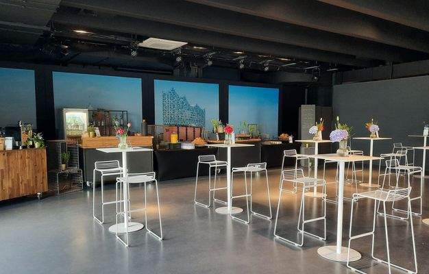 3 Unternehmenspräsentation Kundenevent.jpg