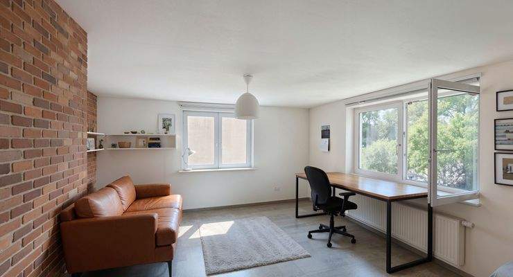 Kind 1 als Büro (HomeStaging)