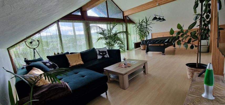 Dachgeschoss - Ferienwohnung - Wohnzimmer