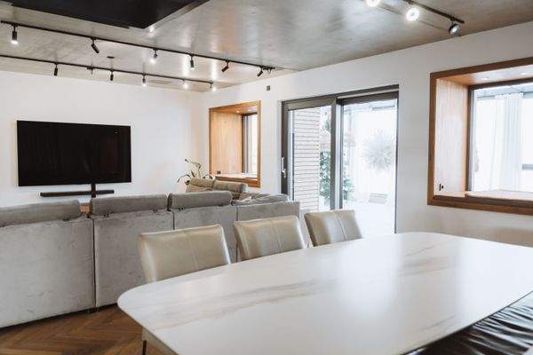 7 Wohn- und Essbereich.jpg