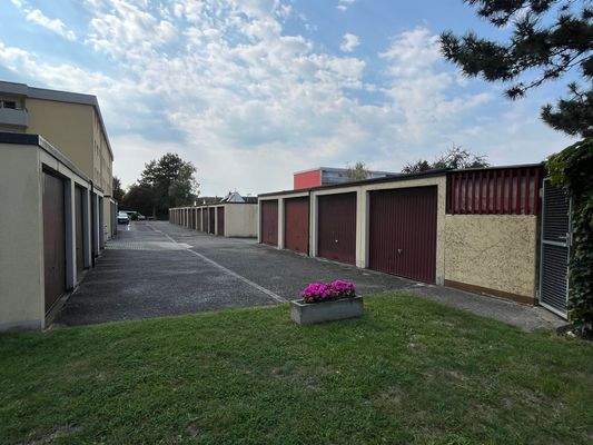 Aussen Garagen 1.jpg