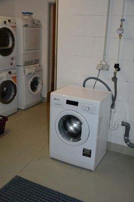 Waschmaschine im Keller 