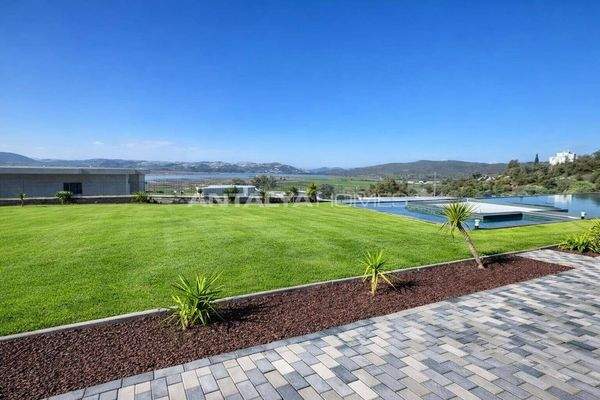 Lake View 2-Bedroom Apartment in Bodrum