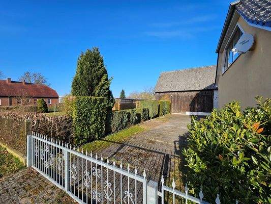 Zweite Hofzufahrt Südwestseite .jpg