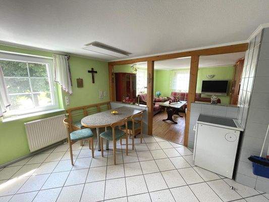 Wohnung 02 - Küche mit Esse- und Wohnbereich