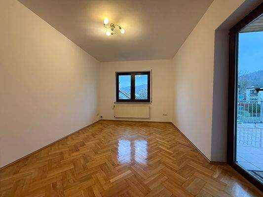 Kinderzimmer mit Terrassenzugang