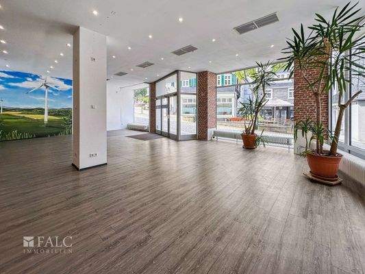 Eingangsbereich Ladenlokal EG