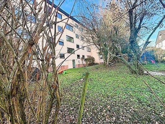 hauseigener Spielplatz.jpg