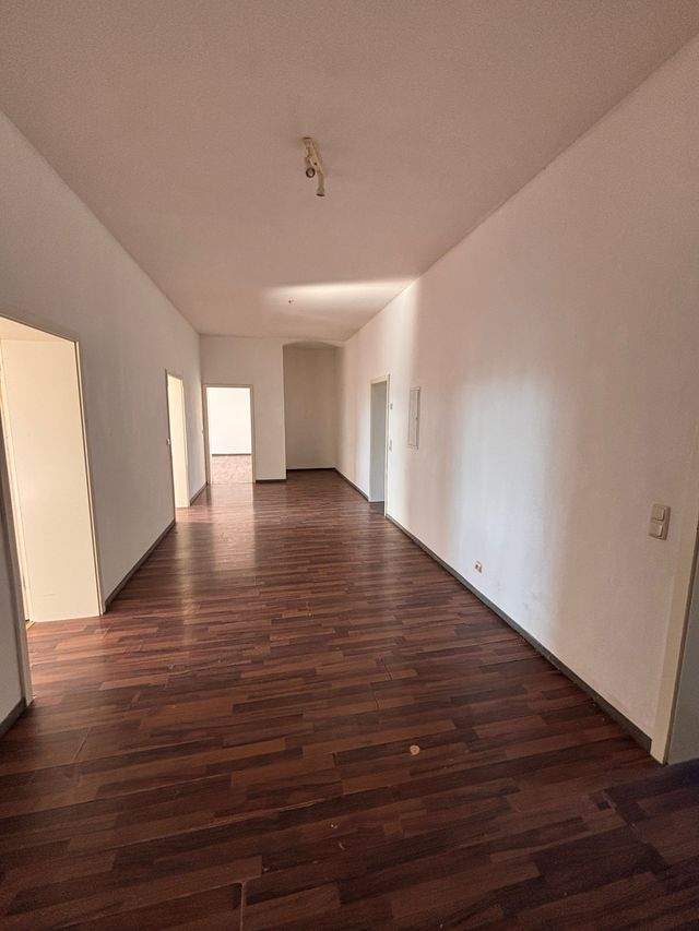 Großzügige 3-Raum-Wohnung mit 123 m² im 1. OG – viel Platz in Plauen - Foto 4