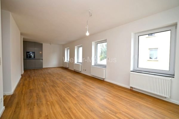 3379 OG Wohn- und Essbereich a
