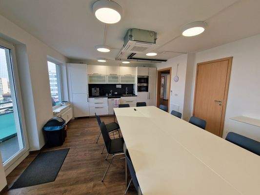 Küche-Aufenthalt mit Balkon