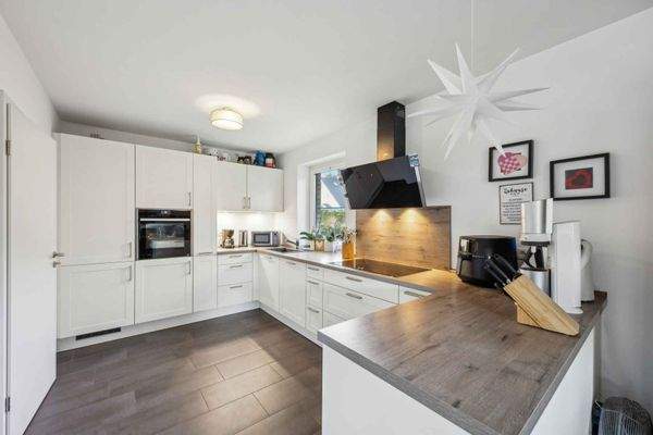 hochwertige offene Einbauküche