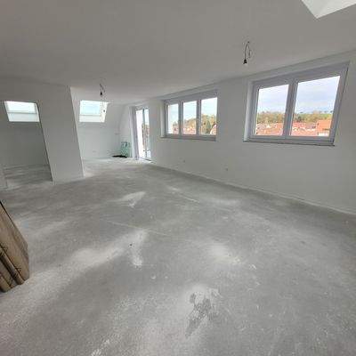 Wohn/Ess/Koch mit Ausgang zu Balkon