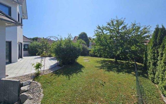 Garten mit Terrasse