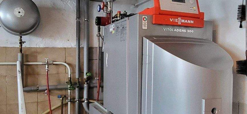 ÖL-ZENTRALHEIZUNG BRENNTWERTKESSEL VON VIESSMANN 