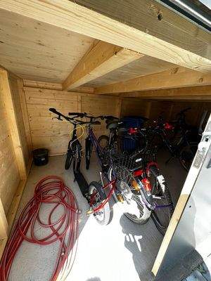Fahrradschuppen
