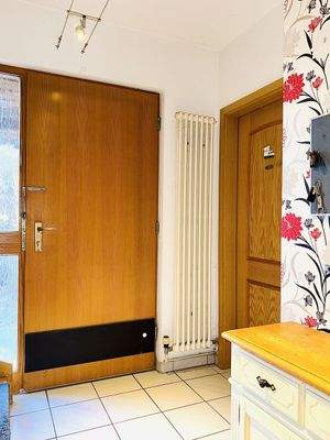 Eingangsbereich mit Heizkörper