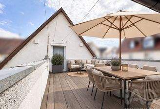 Dachterrasse, KI-bearbeitete Visualisierung - Möblierung digital ergänzt
