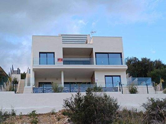 Hausansicht vom Pool