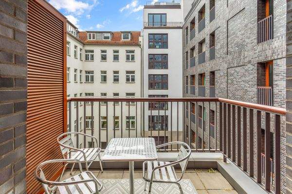 Balkon zum ruhigen Innenhof