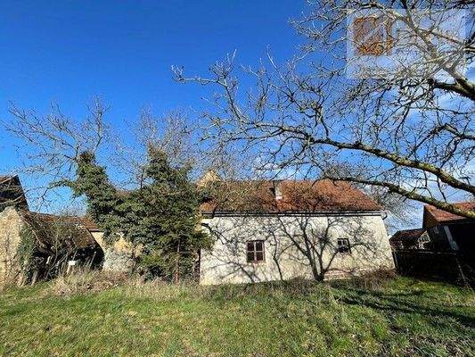 Blick auf das Nebengebäude