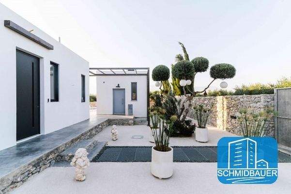 Kreta, Petrokefali: Villa mit Pool und großem Garten zu verkaufen